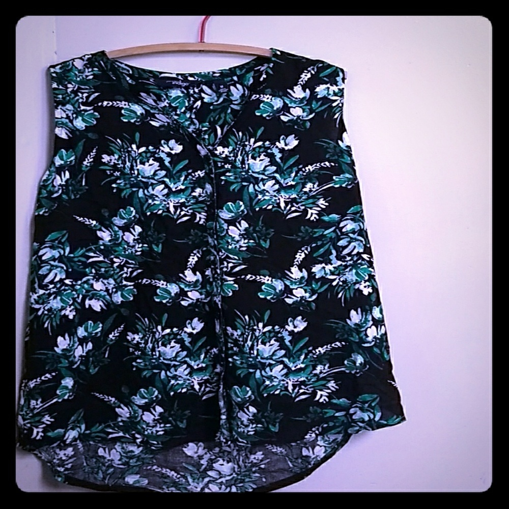 Queen Clearout Flower party shirt